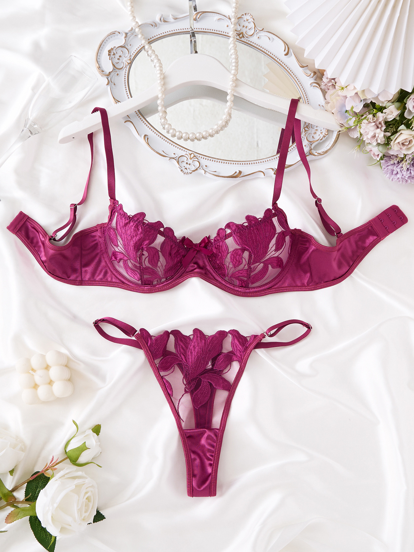 Conjunto de lencería de flores de seda
