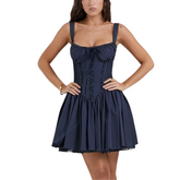 Vestido corto con corsé de encaje