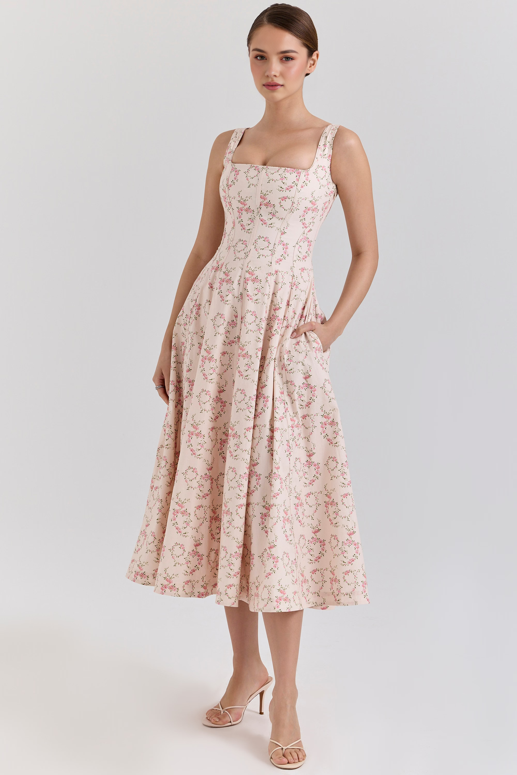 Vestido clásico en forma de V