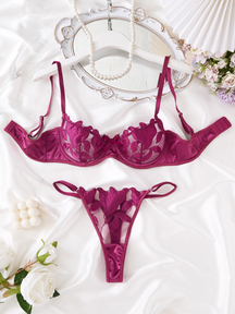 Conjunto de lencería de flores de seda